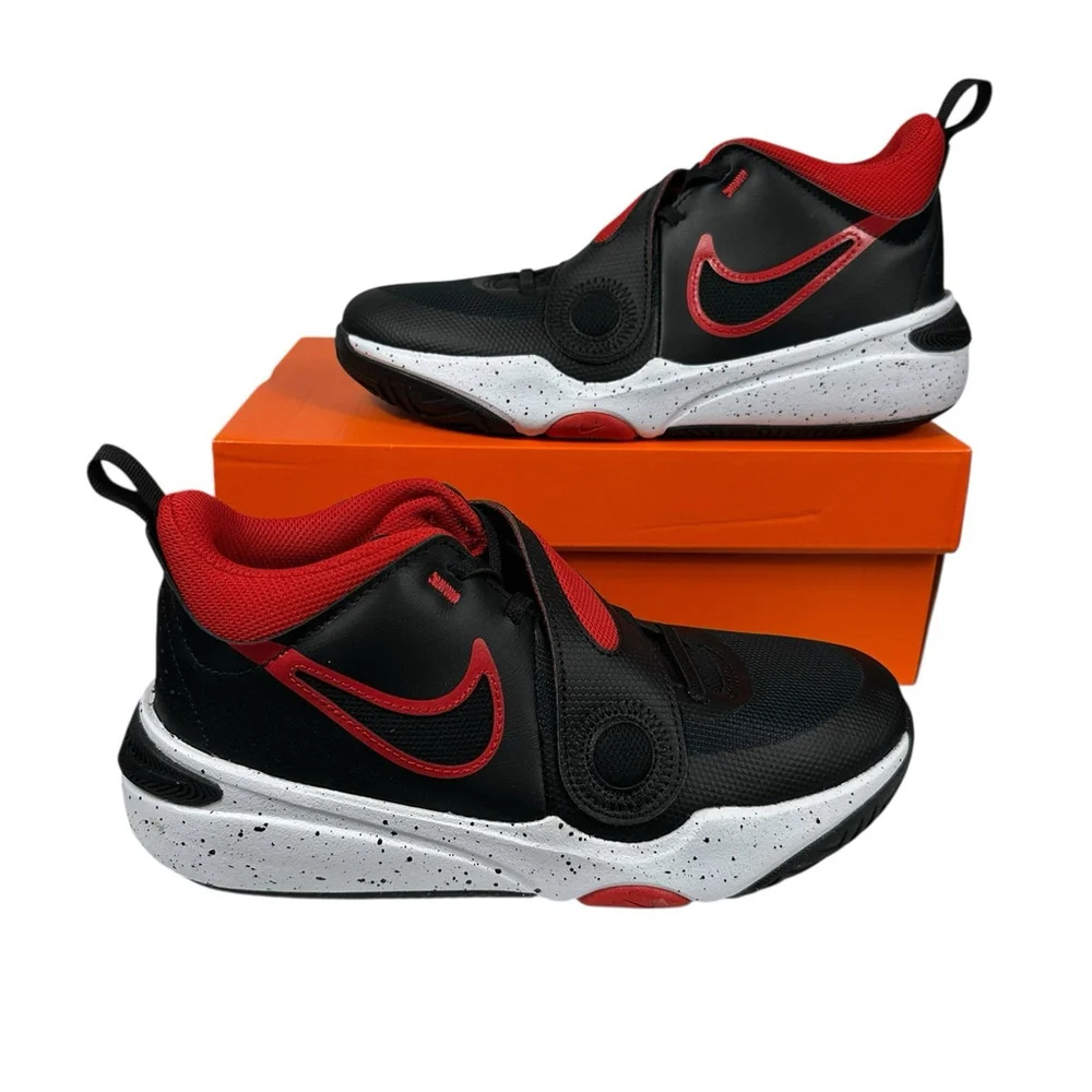 Nike Team Hustle D 11 Big Kids GS Basketball Shoe Bred Black Red 6.5Y DV8996-003